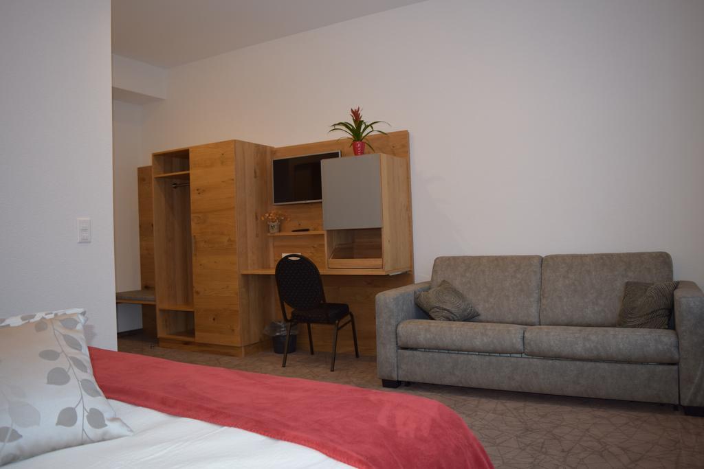 Hotel Acacia Marly-le-Grand